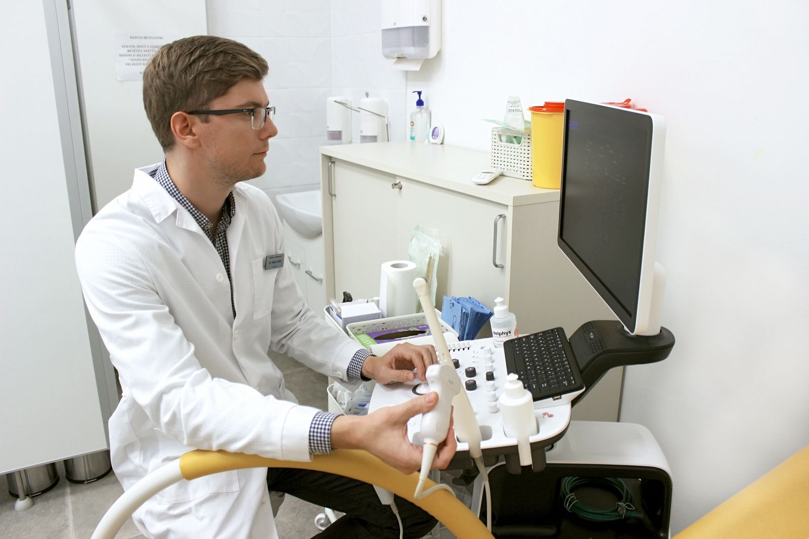 Badó doktor az ultrahang mellett
